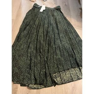 Topshop NWT High Rise Pleated Skirt Size 4